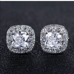 Last pair!Classic zircon studs in Sterling Silver